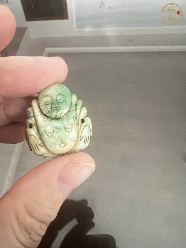 古玩翡翠雕“佛公”帽飾真品鑒賞圖