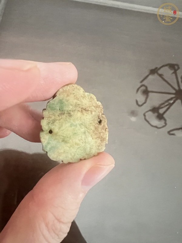 古玩玉器翡翠雕“佛公”帽飾真品鑒賞圖