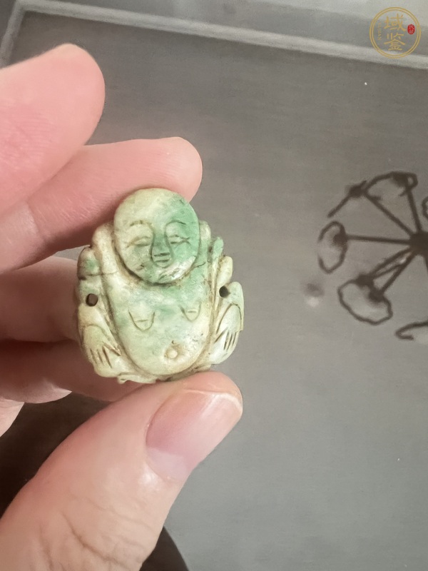 古玩玉器翡翠雕“佛公”帽飾真品鑒賞圖