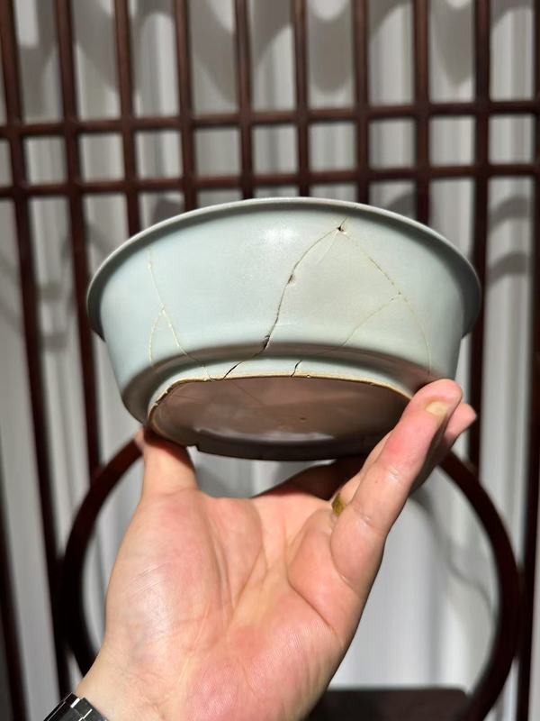 古玩陶瓷館藏級珍品南宋龍泉官窯天青色大直壁洗拍賣，當前價格9800元