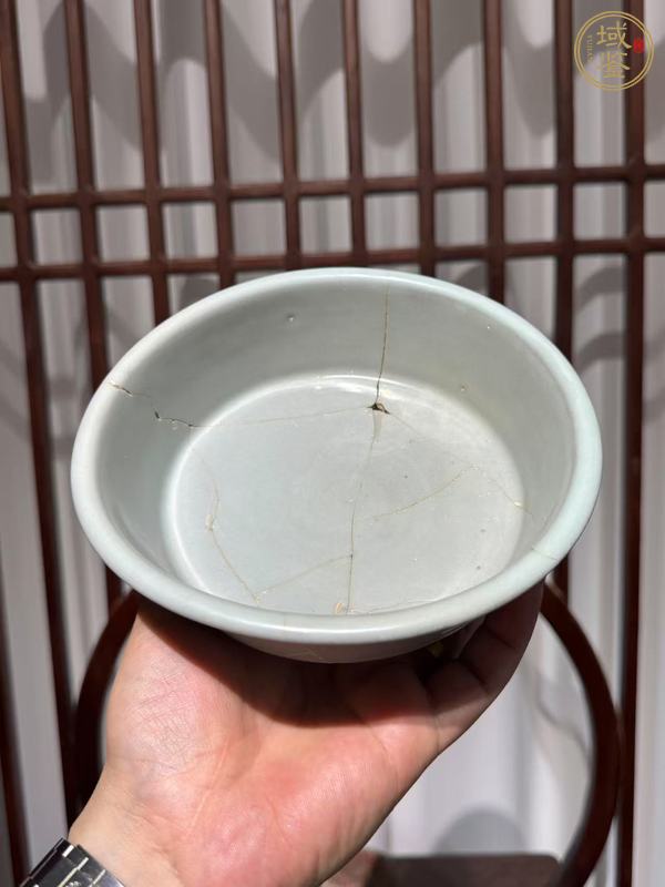 古玩陶瓷龍泉官天青色大直壁洗真品鑒賞圖