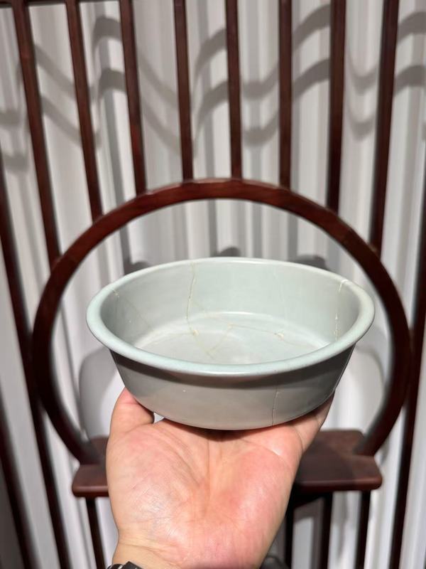 古玩陶瓷館藏級珍品南宋龍泉官窯天青色大直壁洗拍賣，當前價格9800元