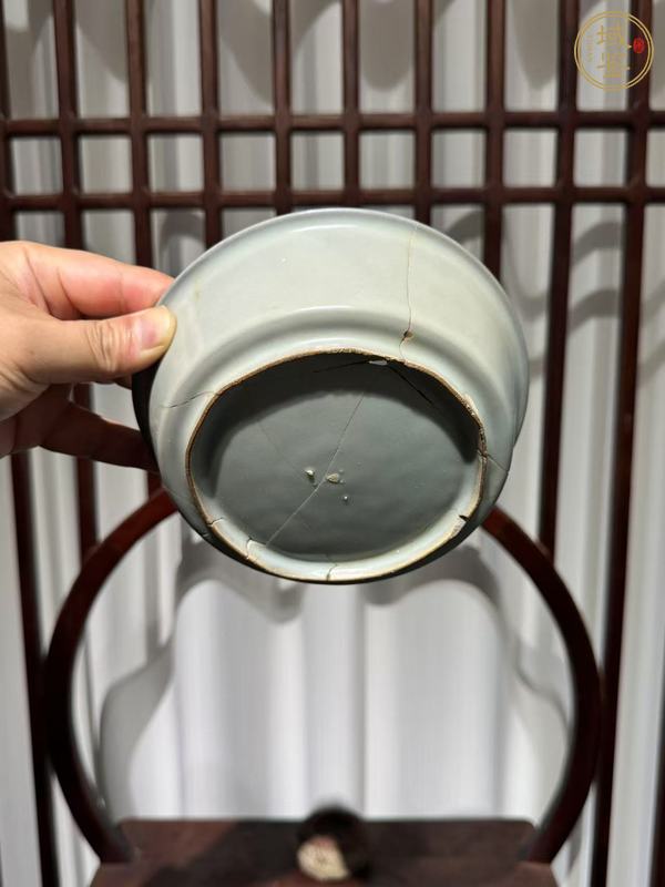 古玩陶瓷龍泉官天青色大直壁洗真品鑒賞圖