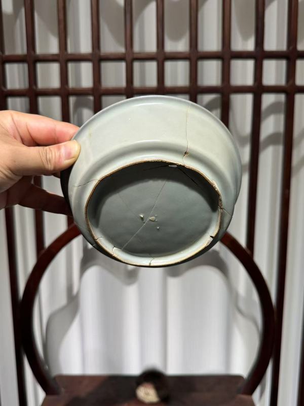 古玩陶瓷館藏級珍品南宋龍泉官窯天青色大直壁洗拍賣，當前價格9800元