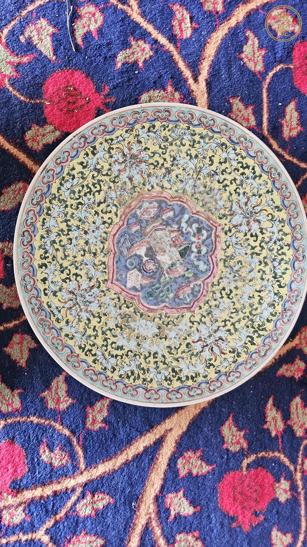 古玩陶瓷粉彩纏枝花紋盤真品鑒賞圖