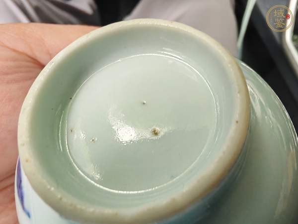 古玩花蝶紋青花杯真品鑒賞圖