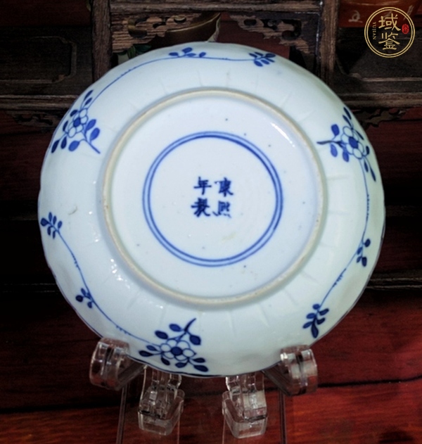 古玩陶瓷清光緒·青花洞石花卉紋花口盤(pán)真品鑒賞圖