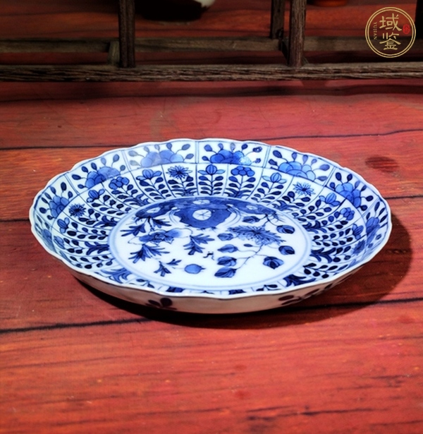 古玩陶瓷清光緒·青花洞石花卉紋花口盤(pán)真品鑒賞圖