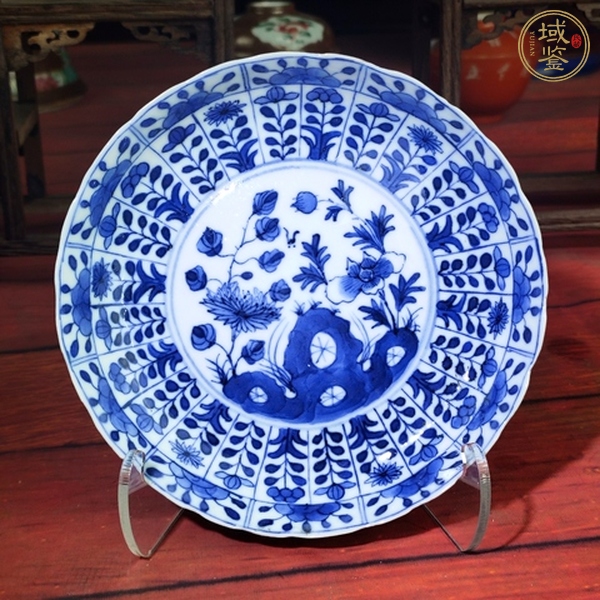 古玩陶瓷清光緒·青花洞石花卉紋花口盤(pán)真品鑒賞圖