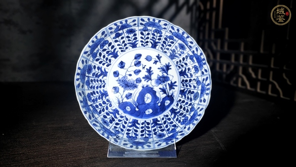 古玩陶瓷清光緒·青花洞石花卉紋花口盤(pán)真品鑒賞圖
