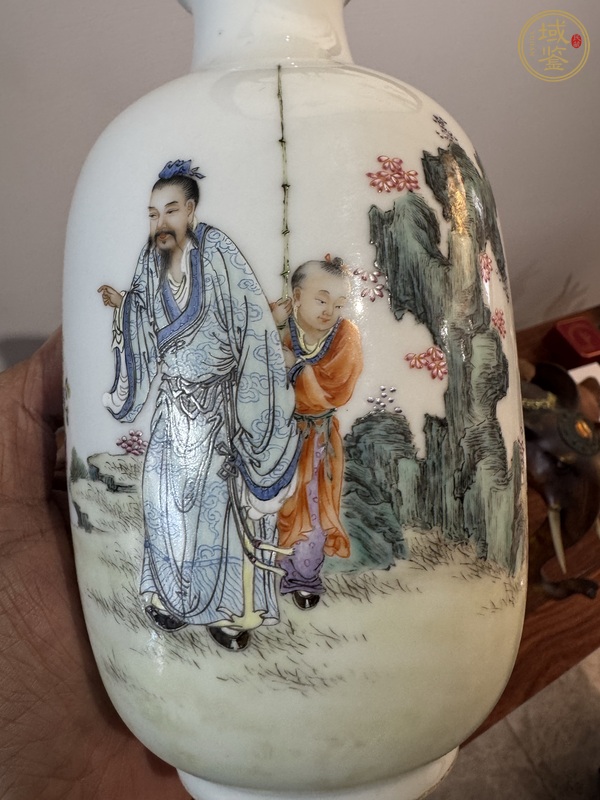 古玩陶瓷粉彩人物瓶真品鑒賞圖