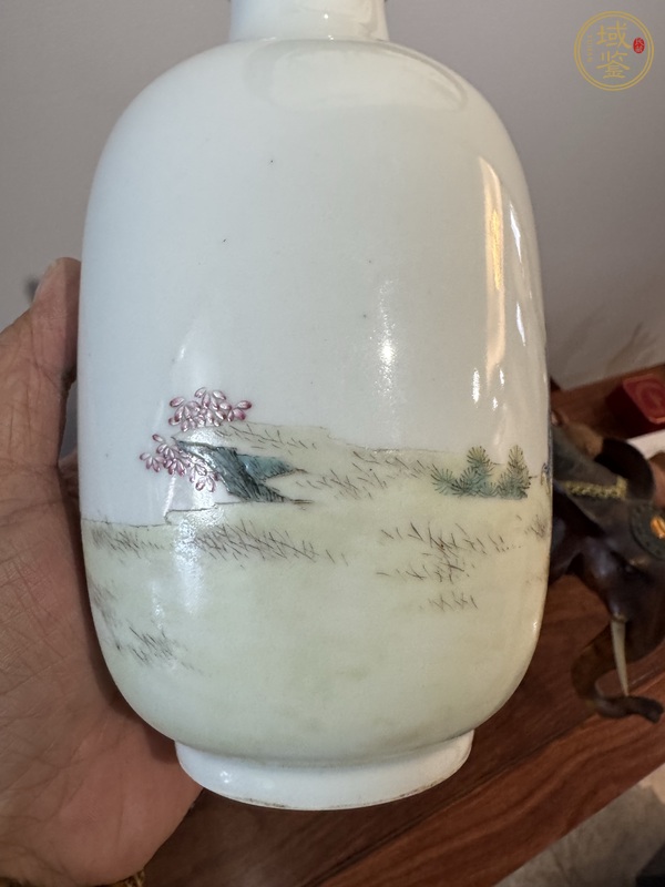 古玩陶瓷粉彩人物瓶真品鑒賞圖