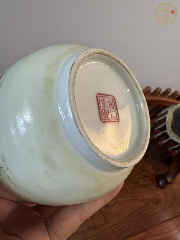 古玩陶瓷粉彩人物瓶真品鑒賞圖