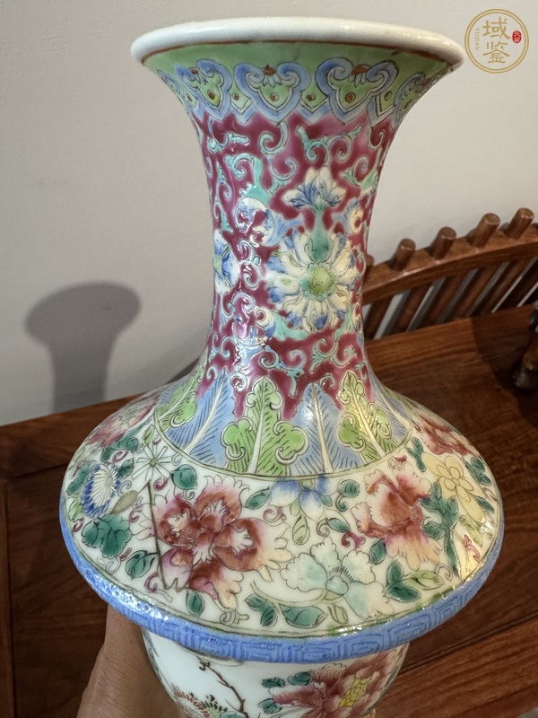 古玩陶瓷多色地粉彩花鳥紋蓋碗尊真品鑒賞圖