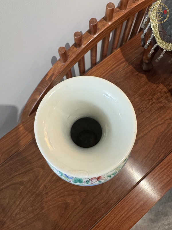古玩陶瓷多色地粉彩花鳥紋蓋碗尊真品鑒賞圖