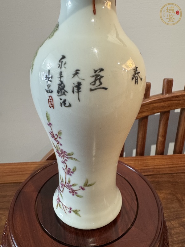 古玩陶瓷粉彩杏林春燕圖觀音瓶真品鑒賞圖