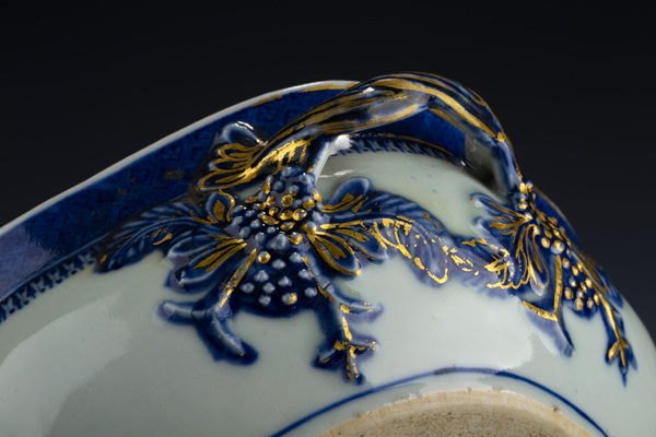 古玩陶瓷清中·青花描金山水樓閣紋蓋鍋拍賣(mài)，當(dāng)前價(jià)格0元