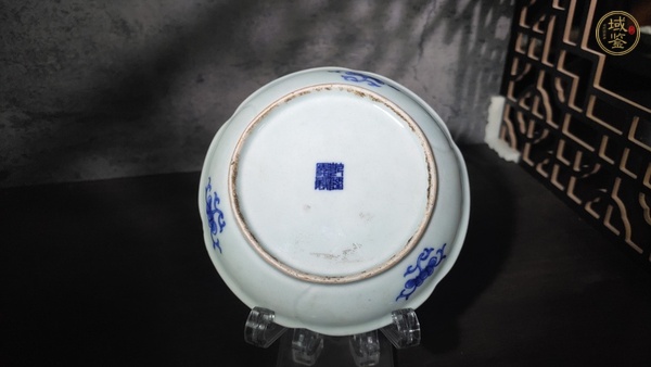 古玩陶瓷清乾隆·青花纏枝花卉調色盤真品鑒賞圖