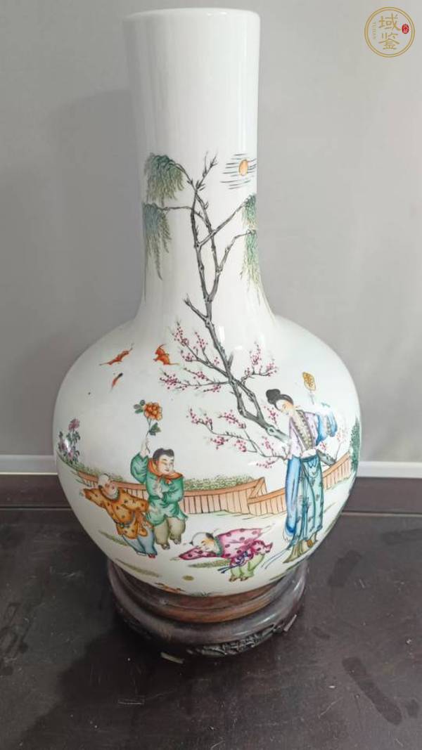 古玩陶瓷三娘教子圖新粉彩天球瓶真品鑒賞圖