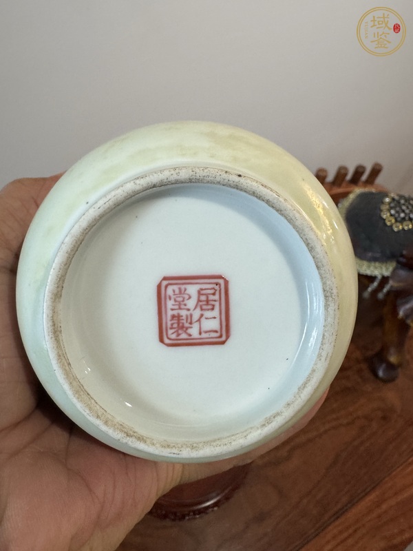 古玩陶瓷粉彩人物瓶真品鑒賞圖
