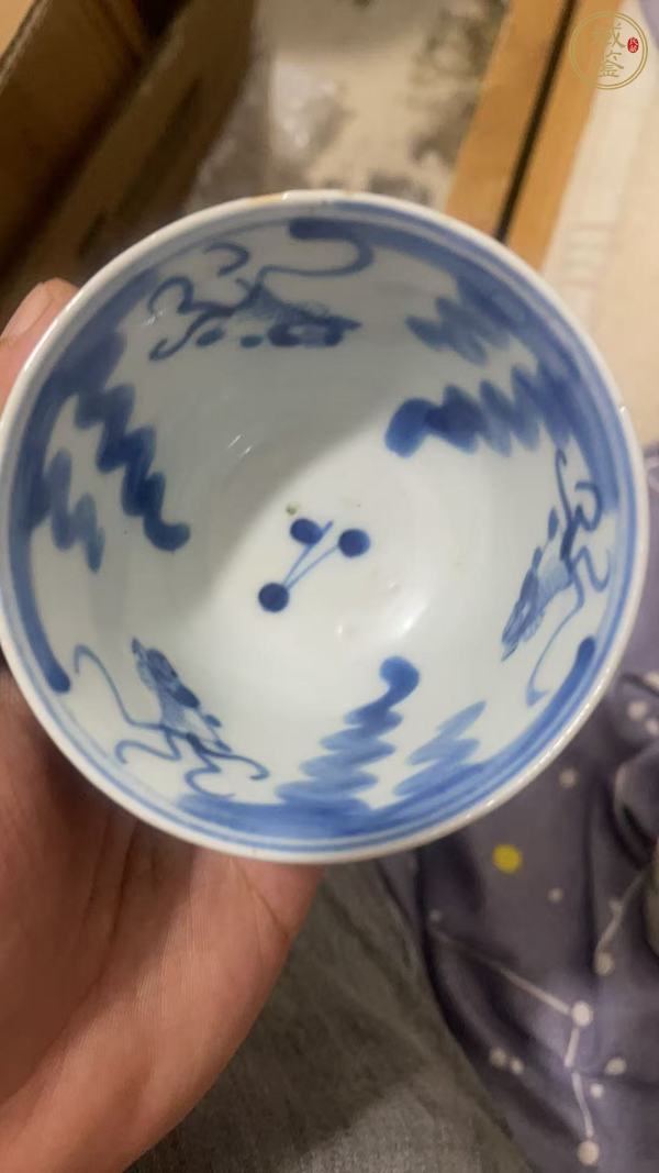 古玩陶瓷外紫金釉內(nèi)青花金玉滿堂仰鐘杯真品鑒賞圖
