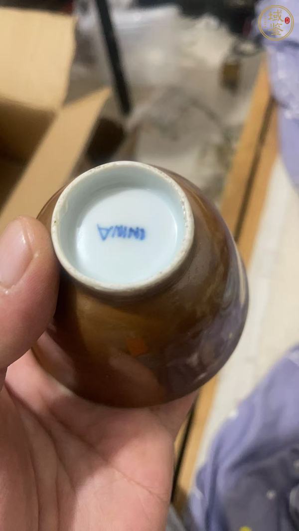 古玩陶瓷外紫金釉內(nèi)青花金玉滿堂仰鐘杯真品鑒賞圖