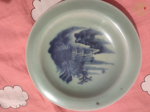 古玩陶瓷豆青釉青花山水紋盤真品鑒賞圖