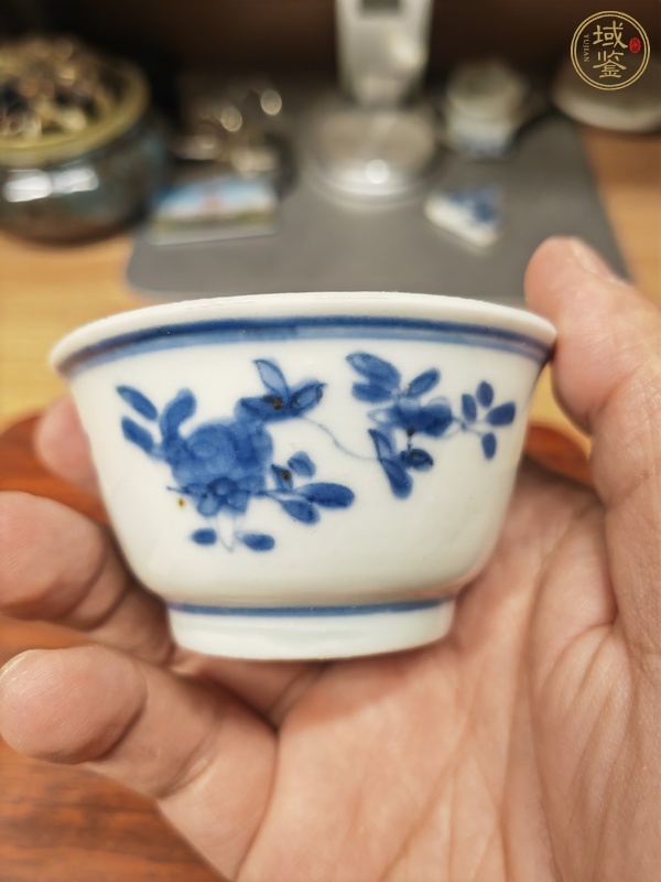 古玩陶瓷青花花卉紋杯真品鑒賞圖