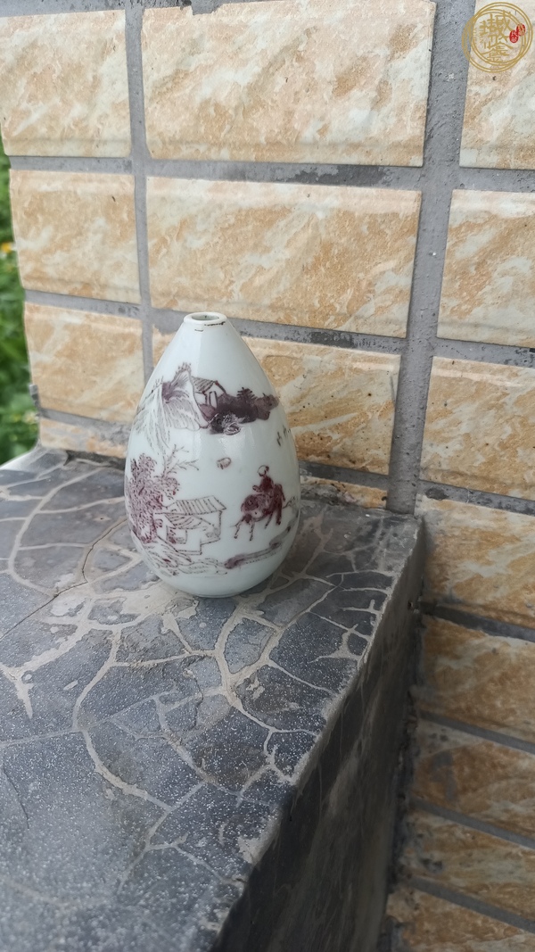 古玩陶瓷釉里紅山水人物鼻煙壺真品鑒賞圖