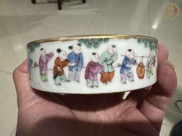 古玩陶瓷嬰戲紋粉彩疊盒真品鑒賞圖