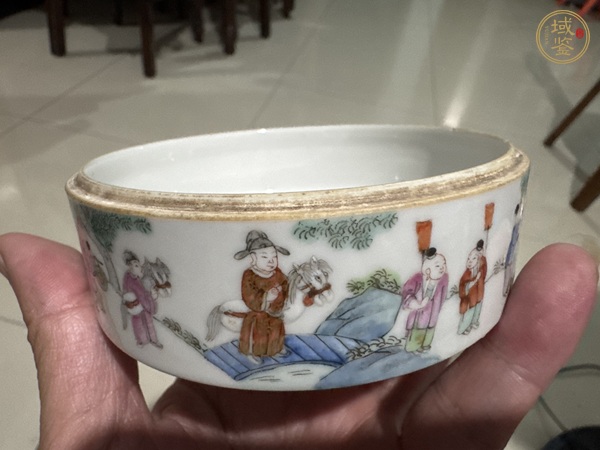 古玩陶瓷嬰戲紋粉彩疊盒真品鑒賞圖
