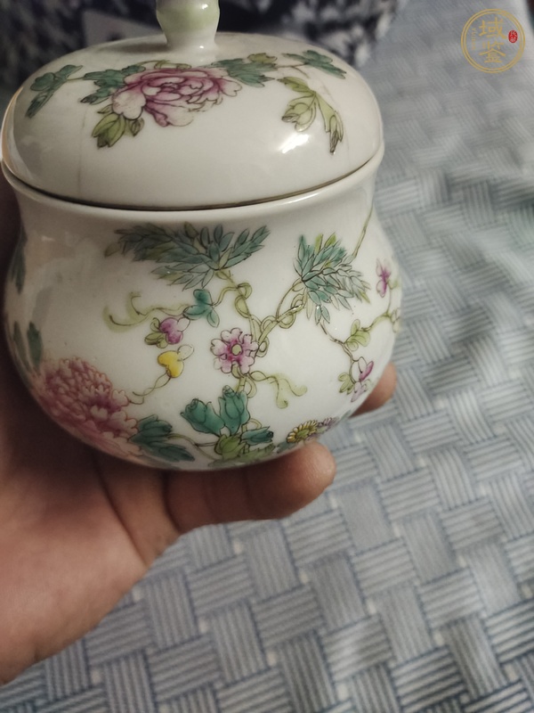 古玩陶瓷民國·粉彩花卉蓋盅真品鑒賞圖