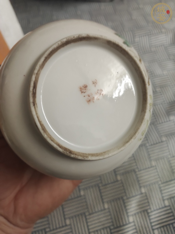 古玩陶瓷民國·粉彩花卉蓋盅真品鑒賞圖