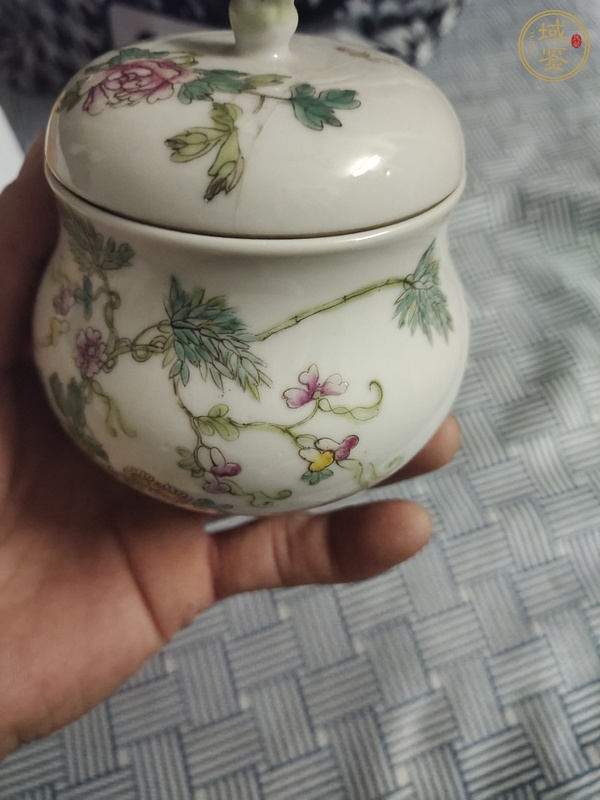 古玩陶瓷民國·粉彩花卉蓋盅真品鑒賞圖