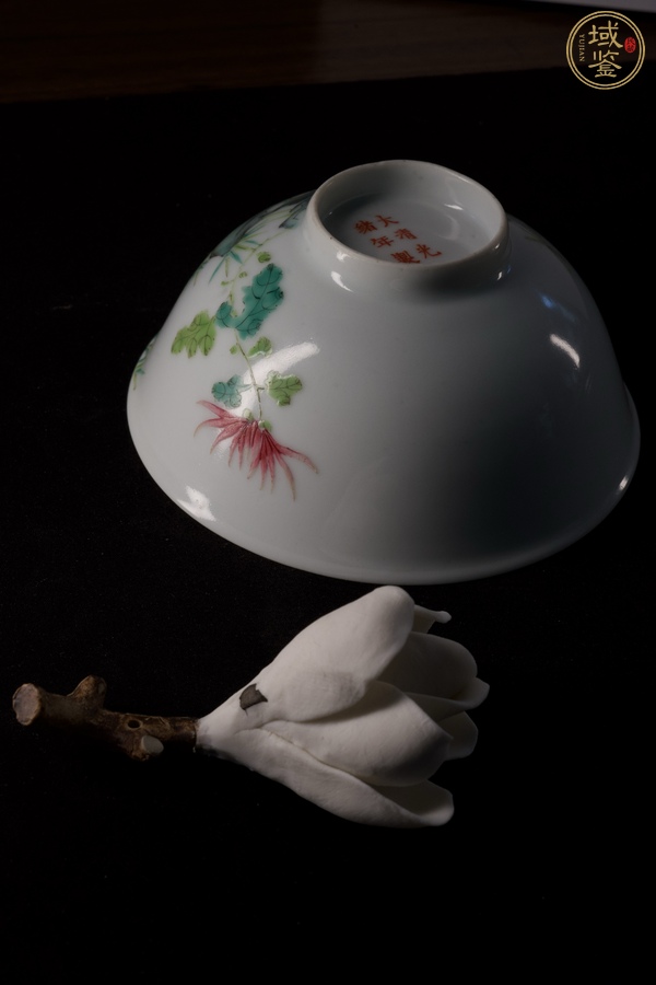 古玩陶瓷花鳥紋粉彩碗真品鑒賞圖