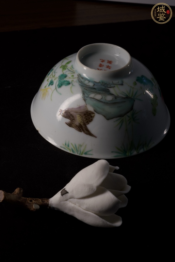 古玩陶瓷花鳥紋粉彩碗真品鑒賞圖