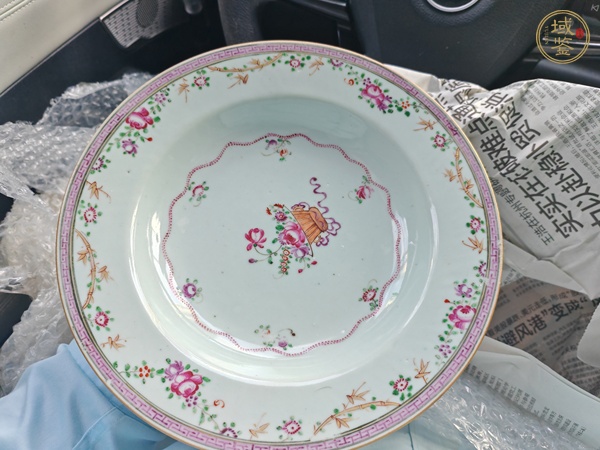 古玩陶瓷粉彩花卉紋盤真品鑒賞圖