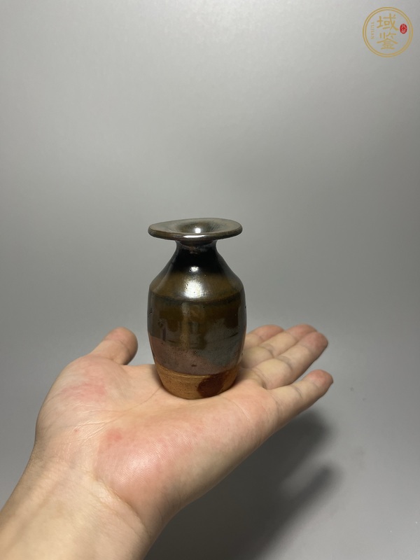 古玩陶瓷褐釉撇口瓶真品鑒賞圖