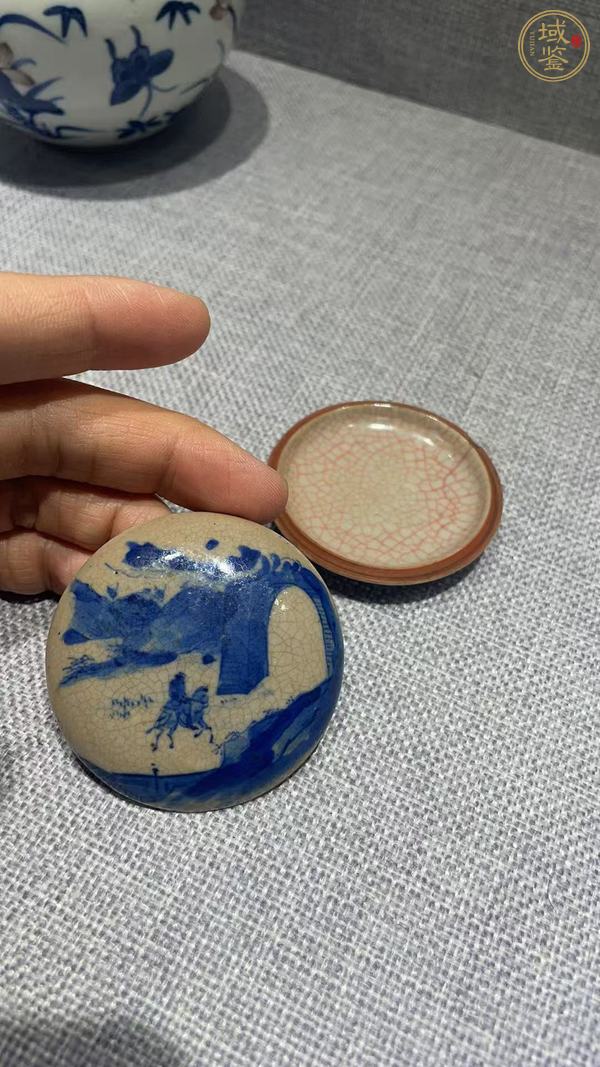 古玩陶瓷煨瓷青花山水人物印盒真品鑒賞圖