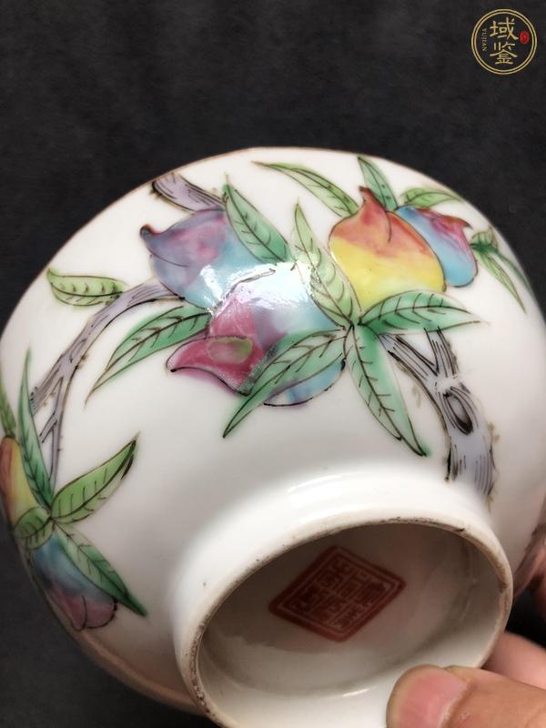 古玩陶瓷桃紋粉彩茶圓真品鑒賞圖