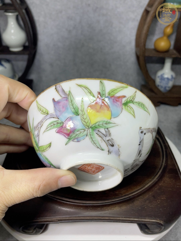 古玩桃紋粉彩茶圓真品鑒賞圖