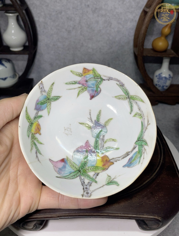 古玩陶瓷桃紋粉彩茶圓真品鑒賞圖