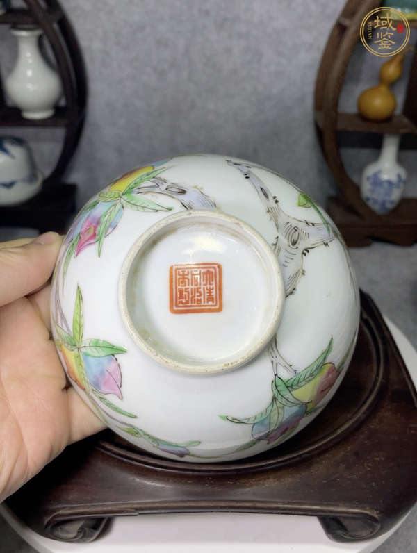 古玩陶瓷桃紋粉彩茶圓真品鑒賞圖