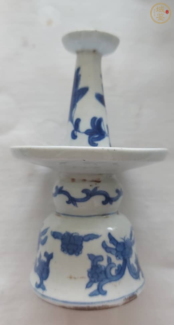 古玩陶瓷青花花卉紋燭臺真品鑒賞圖