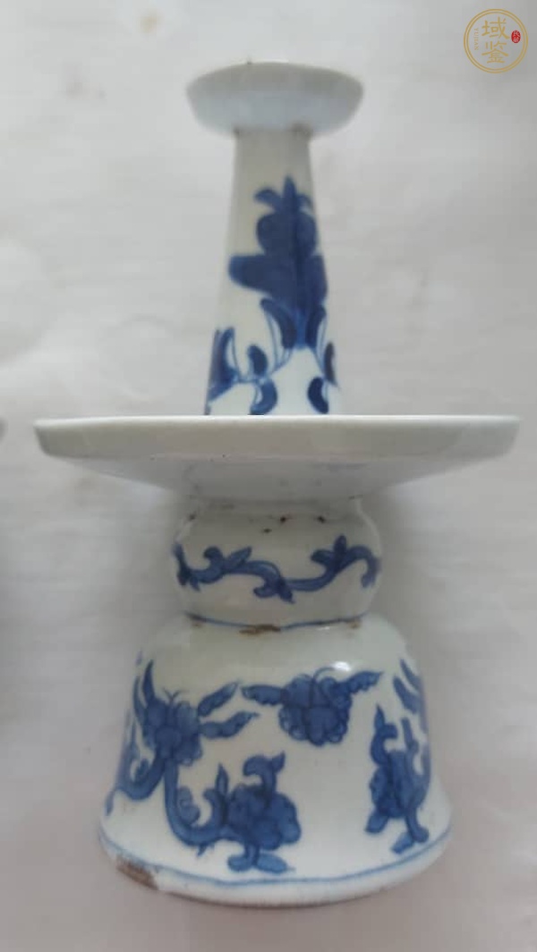 古玩陶瓷青花花卉紋燭臺真品鑒賞圖