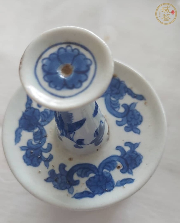 古玩陶瓷青花花卉紋燭臺真品鑒賞圖