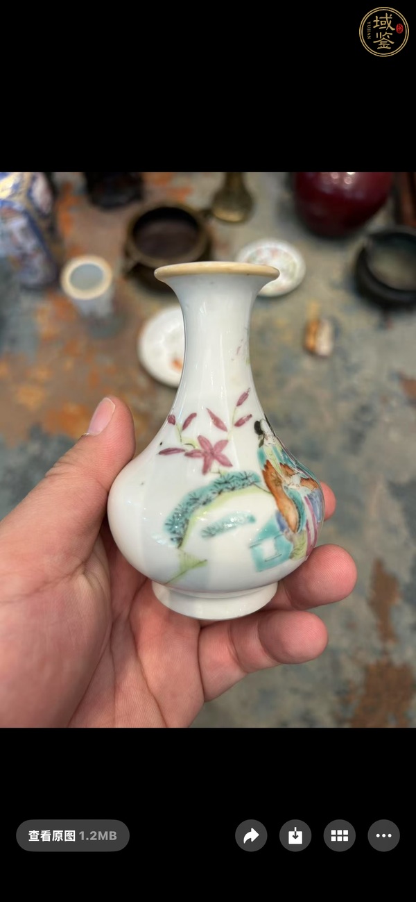 古玩陶瓷清同治 粉彩二喬并讀荸薺瓶真品鑒賞圖