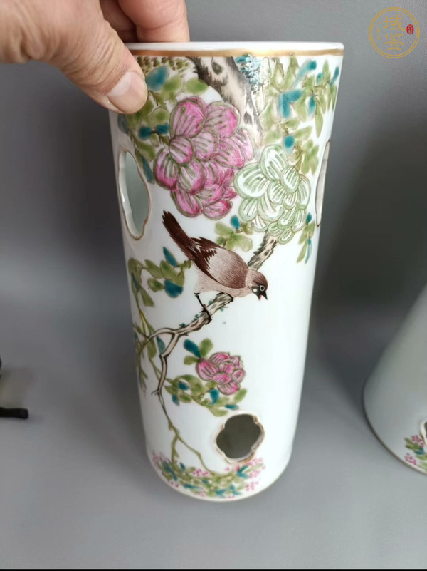 古玩陶瓷花鳥紋淺絳彩帽筒真品鑒賞圖