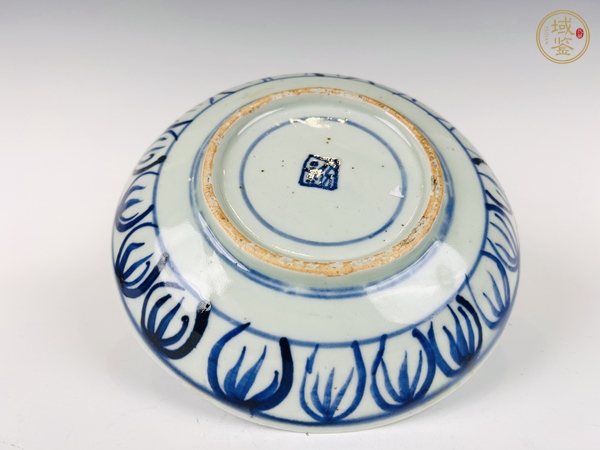 古玩陶瓷清早期·青花幾何蓮瓣盤真品鑒賞圖