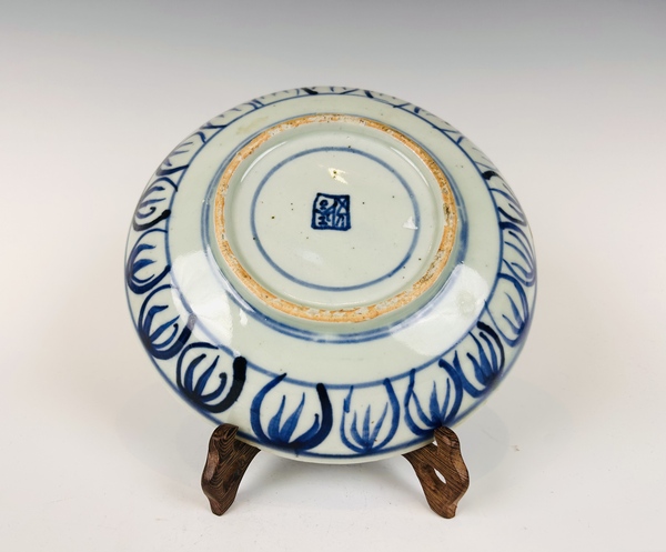 古玩陶瓷清早期·青花幾何蓮瓣盤拍賣，當(dāng)前價(jià)格99元